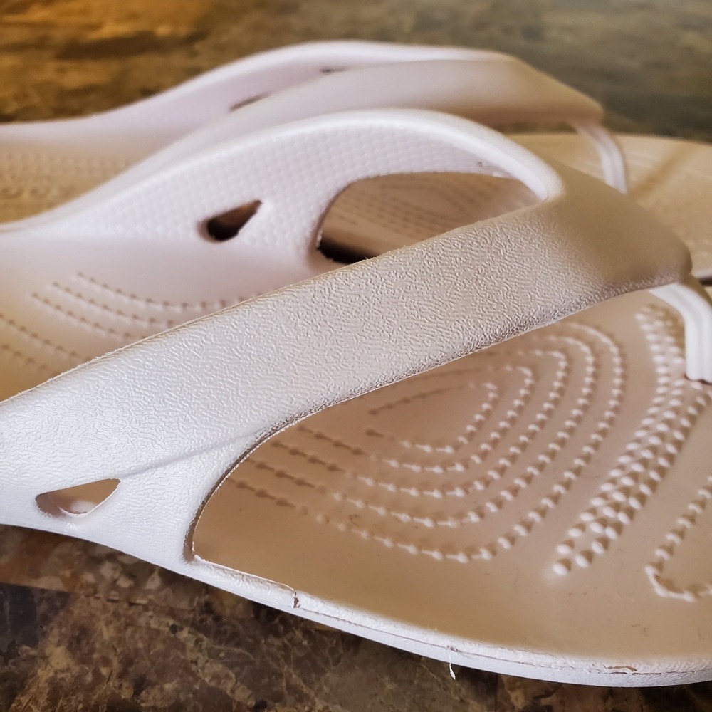 Crocs sz 9 womens pale pink flip flops thong sandals summer beach casual comfort - Picture 3 of 13